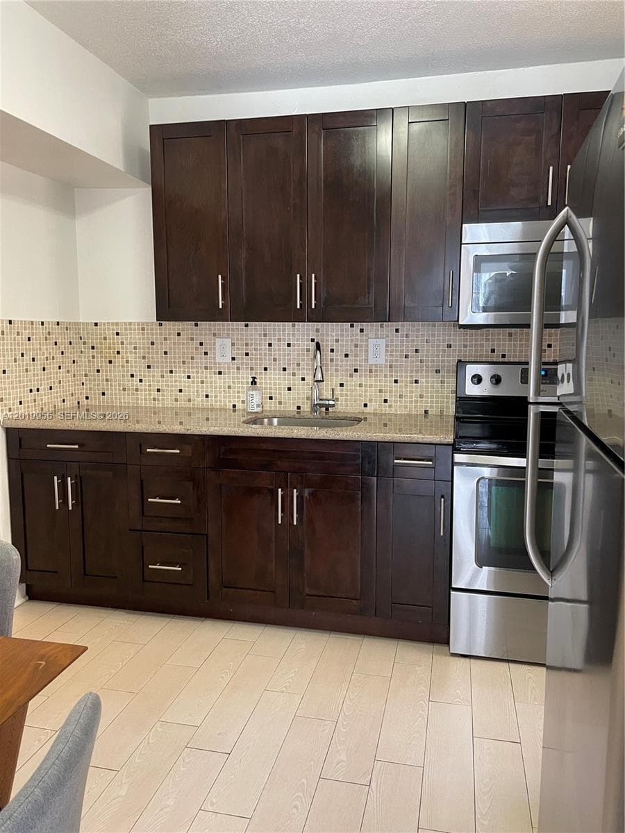 221 SW 9 AVE # 2, Miami FL 33130 — 3