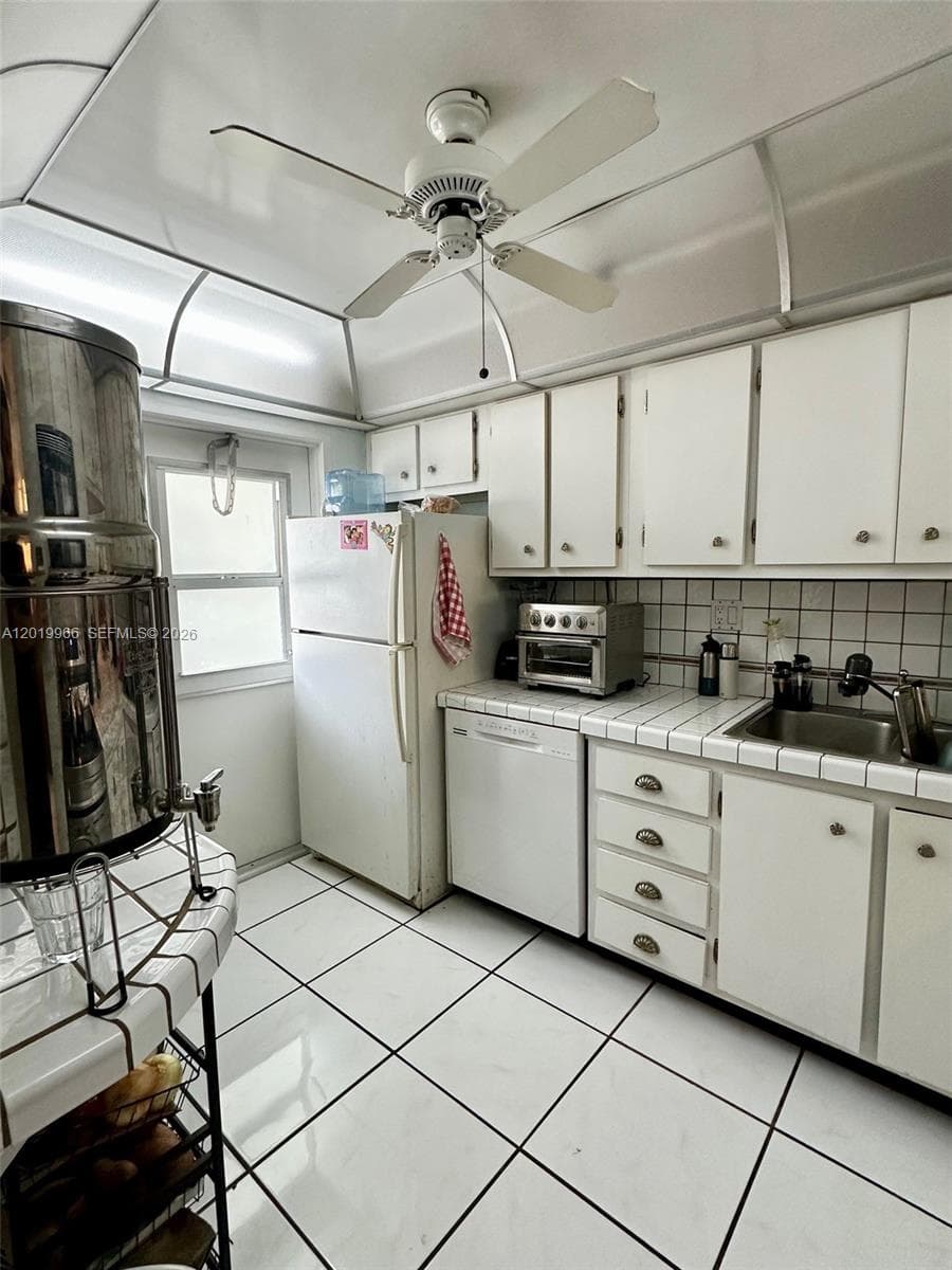 300 Galen Dr # 206, Key Biscayne FL 33149 — 12