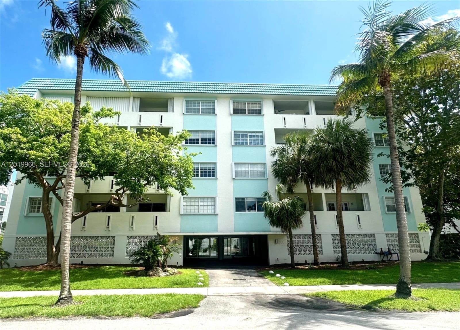 300 Galen Dr # 206, Key Biscayne FL 33149 — 1
