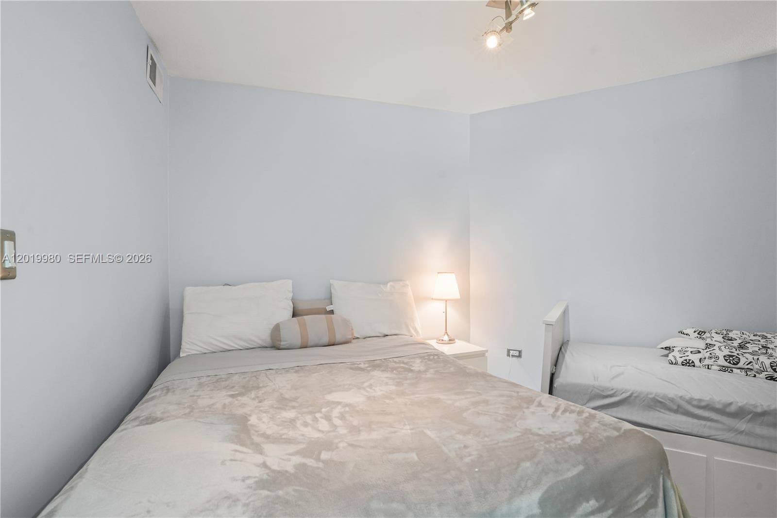 7135 Collins Ave # 712, Miami Beach FL 33141 — 18