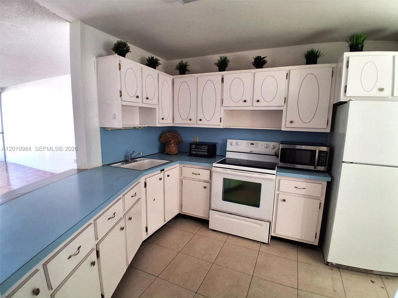 1770 NE 191st St # 1, Miami FL 33179 — 16