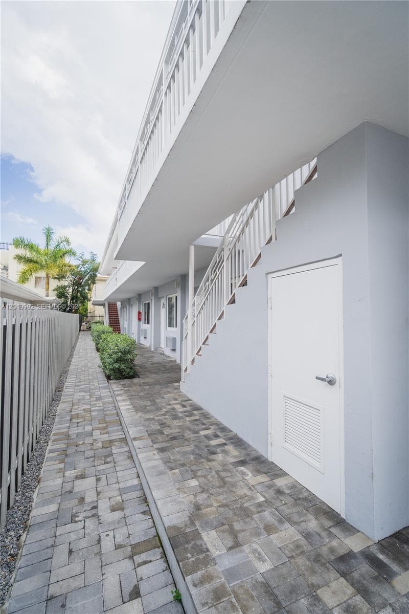 7911 Abbott Ave # 9, Miami Beach FL 33141 — 16
