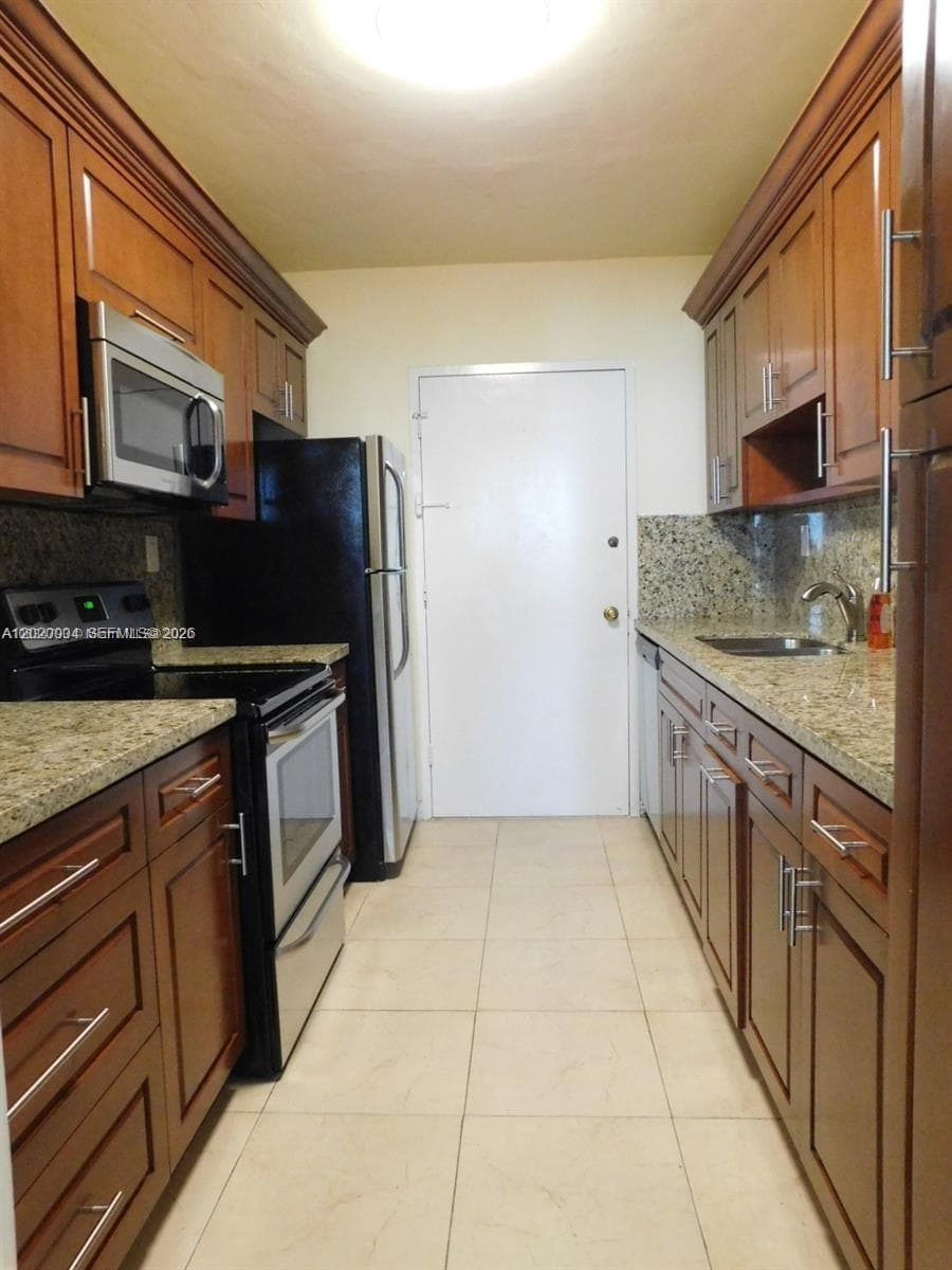 5401 Collins Ave # 1213, Miami Beach FL 33140 — 23