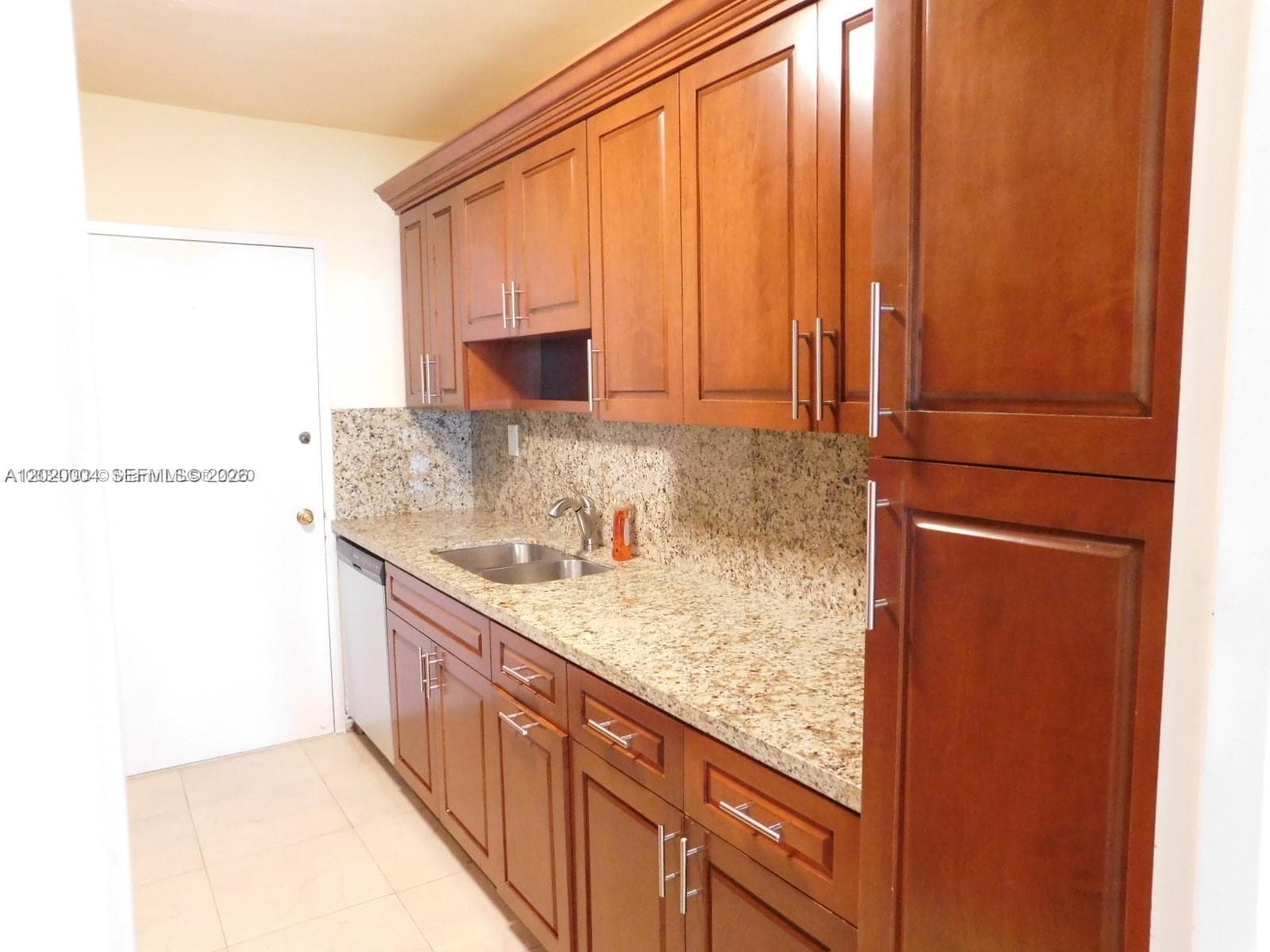 5401 Collins Ave # 1213, Miami Beach FL 33140 — 24