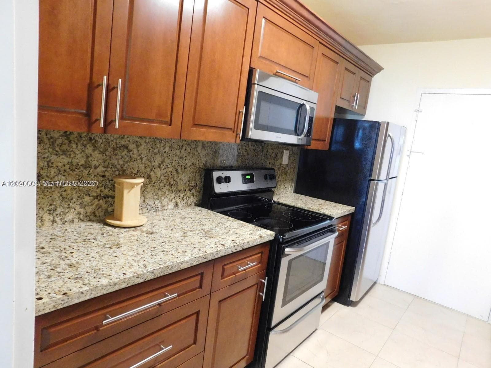 5401 Collins Ave # 1213, Miami Beach FL 33140 — 25