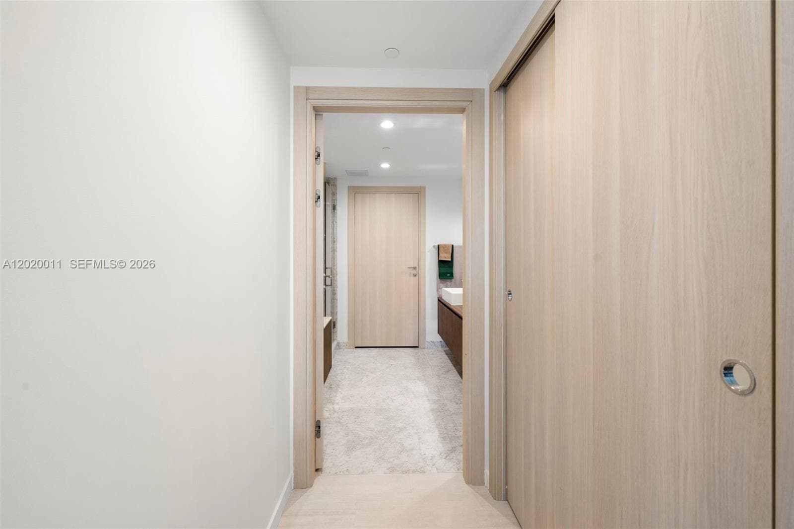 1000 Brickell Plz # 4014, Miami FL 33131 — 13