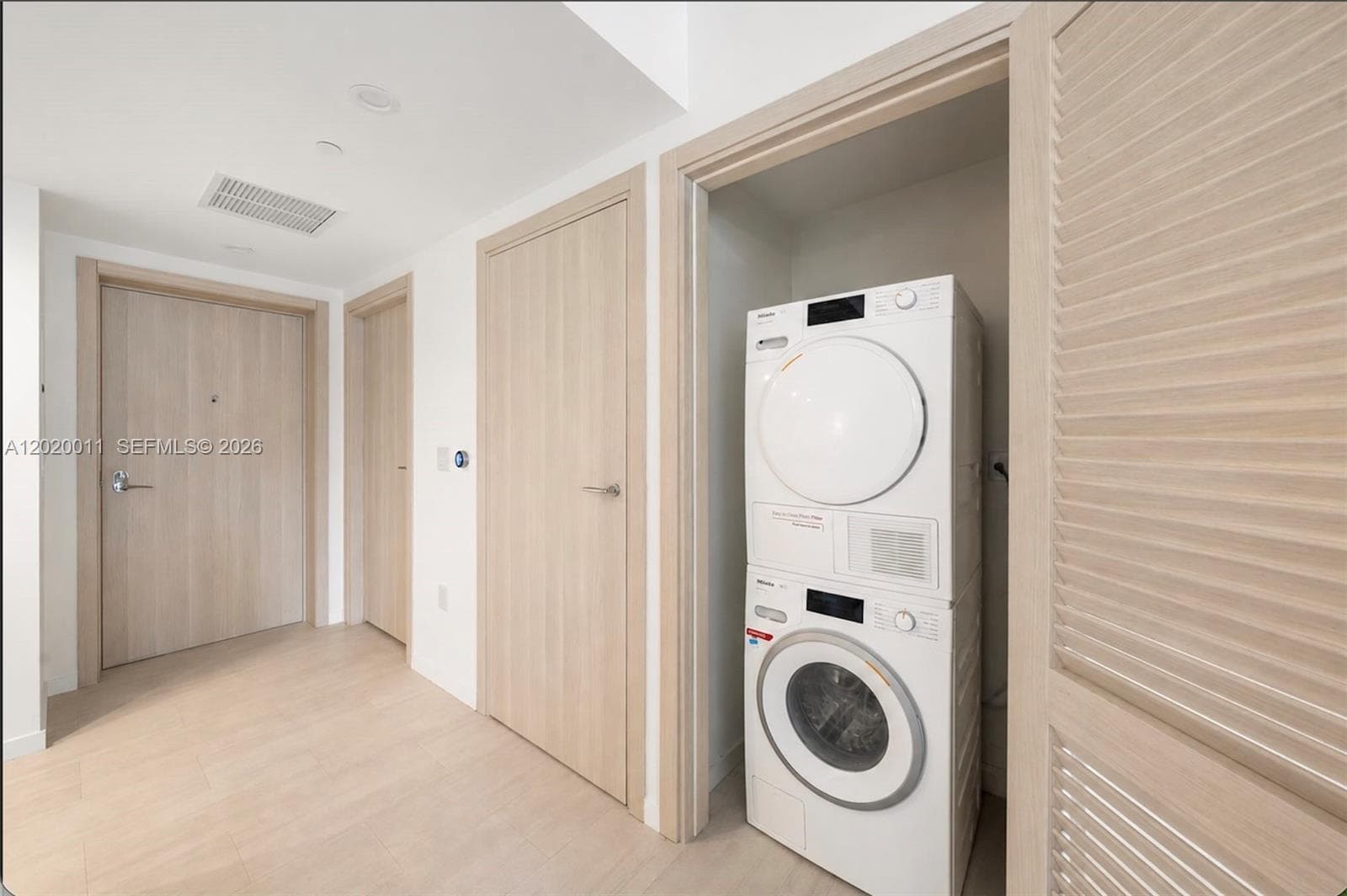 1000 Brickell Plz # 4014, Miami FL 33131 — 12