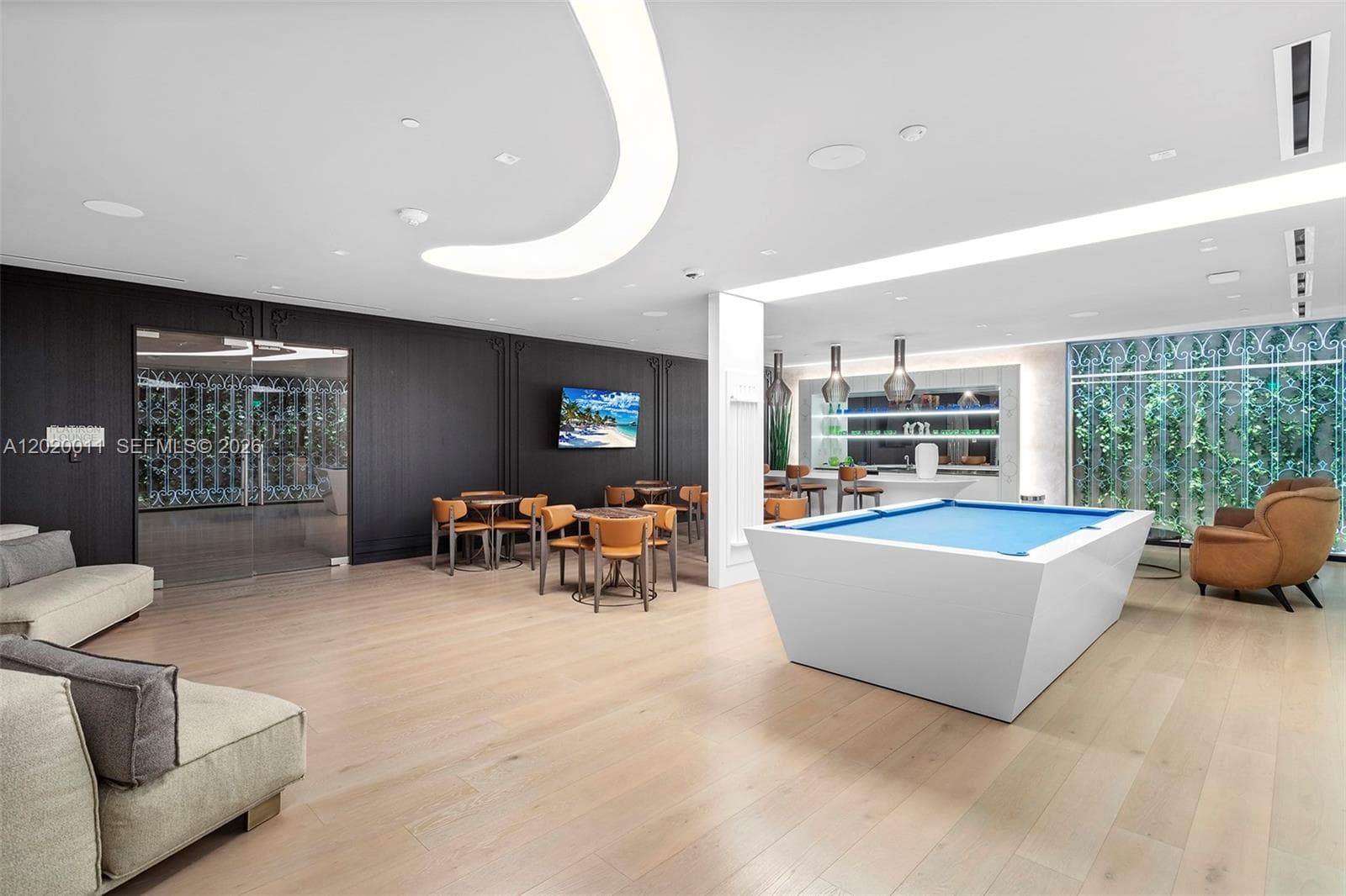 1000 Brickell Plz # 4014, Miami FL 33131 — 40