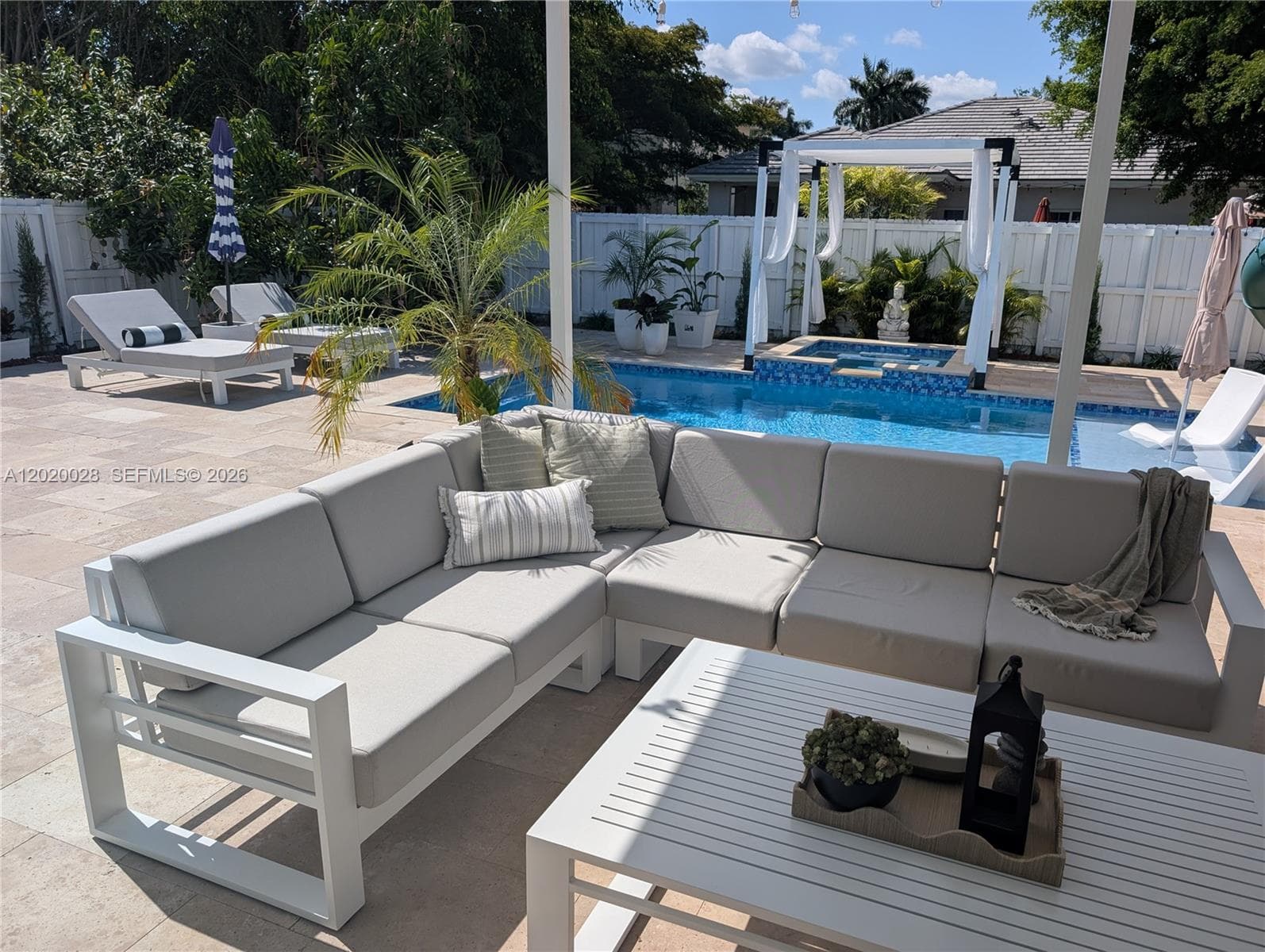 2882 NE 4th St, Homestead FL 33033 — 32