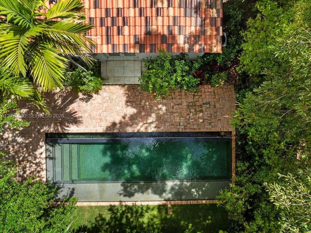 5812 Alton Rd, Miami Beach FL 33140 — 36