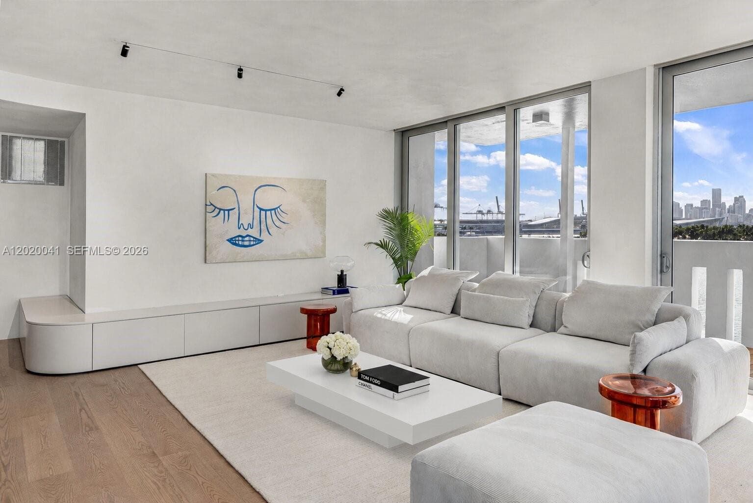 800 West Ave, Miami Beach FL 33139 — 2