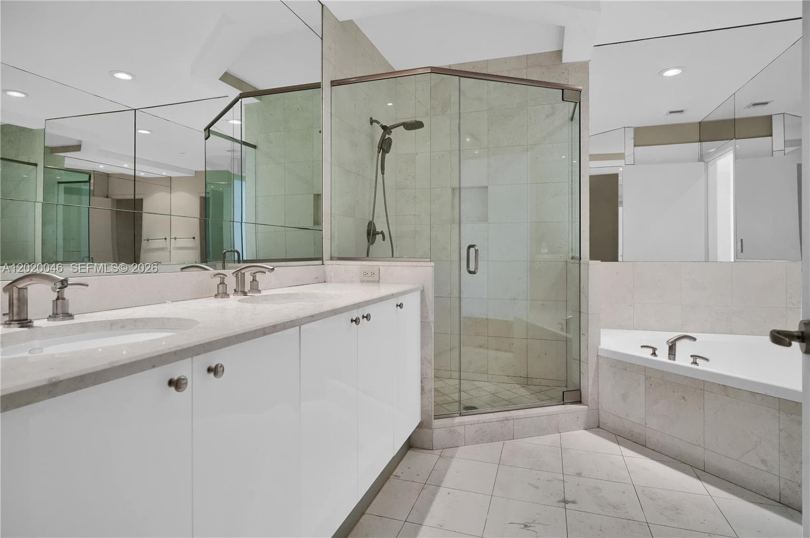 901 Brickell Key Blvd # 3204, Miami FL 33131 — 24