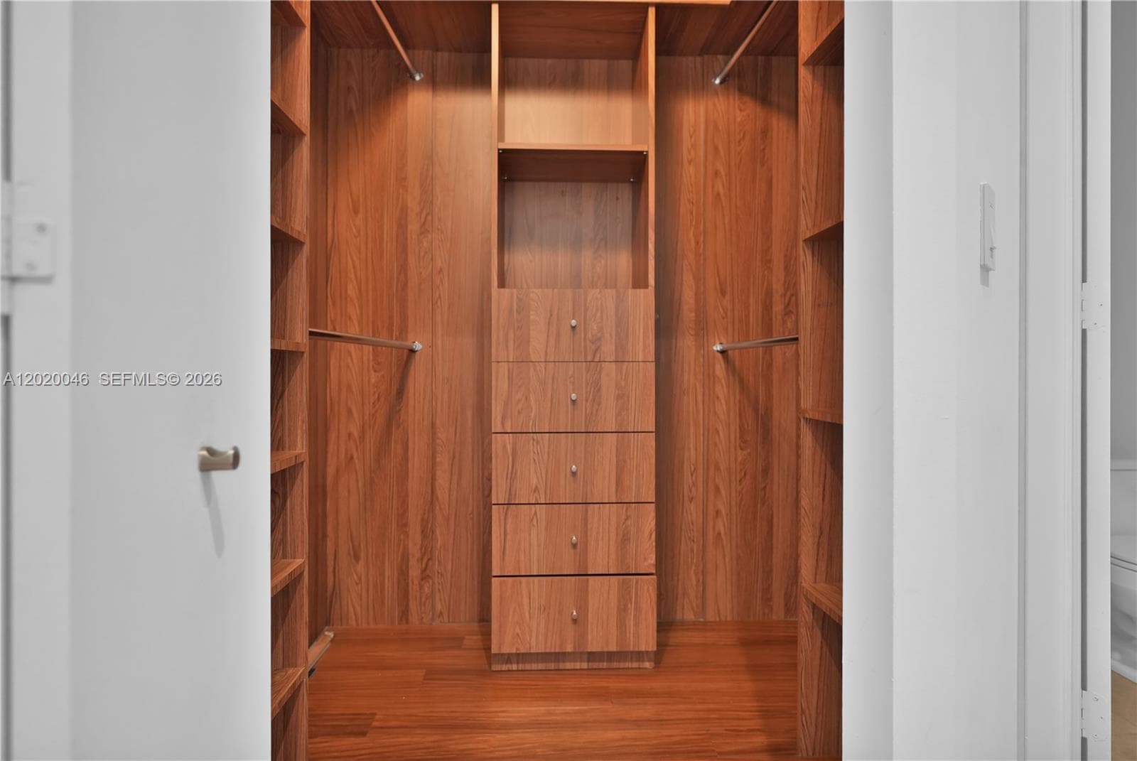 901 Brickell Key Blvd # 3204, Miami FL 33131 — 33