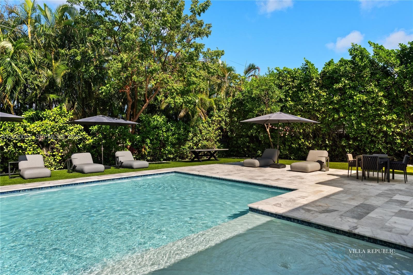 1941 NE 196th Ter, Miami FL 33179 — 36