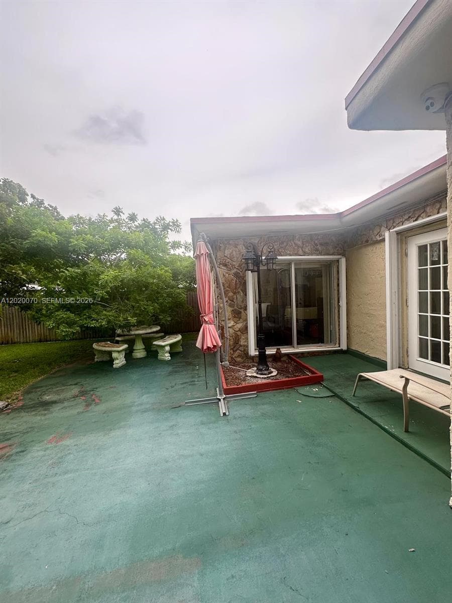 659 W 14th St, Hialeah FL 33010 — 21