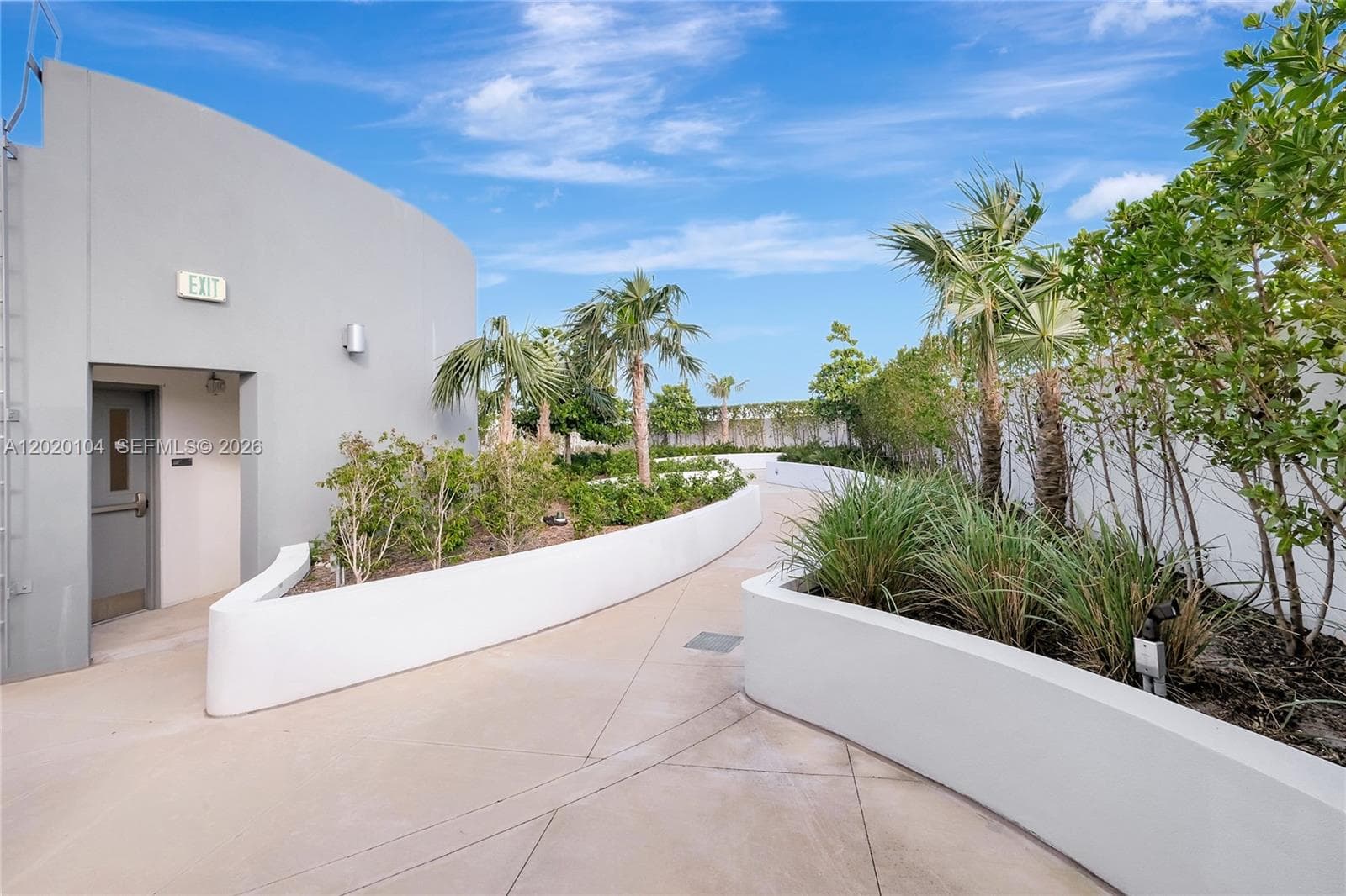 21290 Biscayne # 210, Aventura FL 33180 — 20