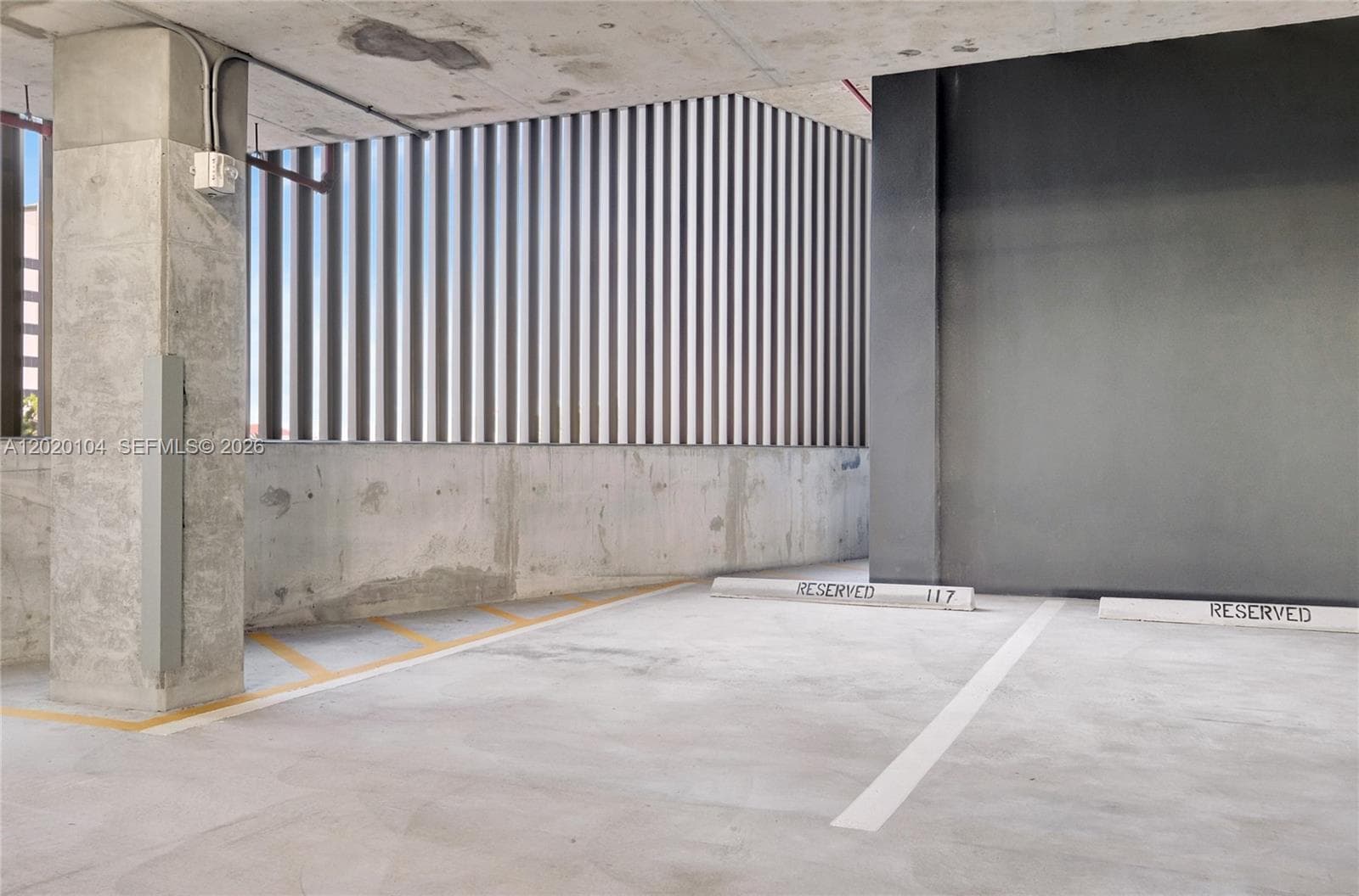 21290 Biscayne # 210, Aventura FL 33180 — 31