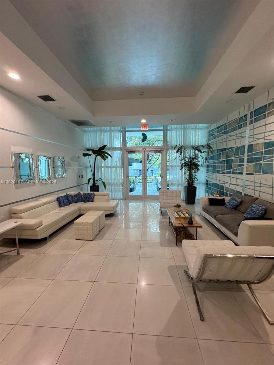 1723 SW 2nd Ave # 704, Miami FL 33129 — 27