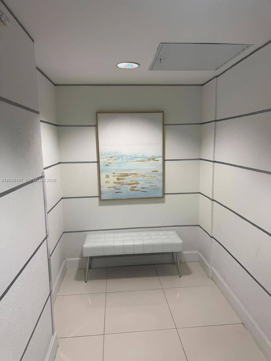 1723 SW 2nd Ave # 704, Miami FL 33129 — 17