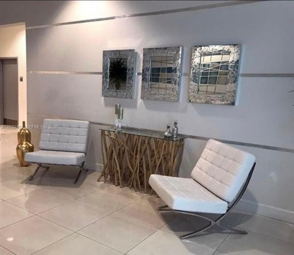 1723 SW 2nd Ave # 704, Miami FL 33129 — 28