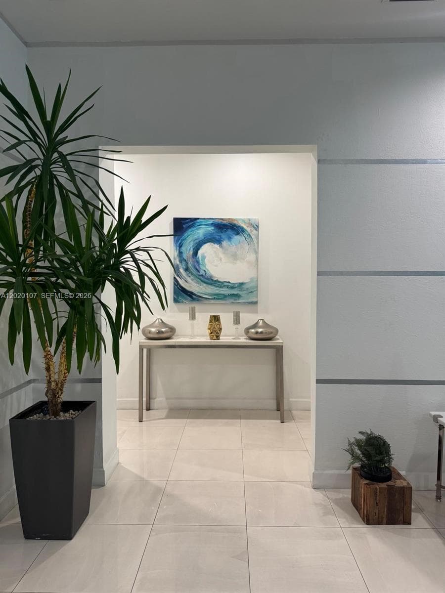 1723 SW 2nd Ave # 704, Miami FL 33129 — 29