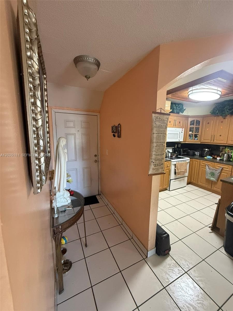 6780 W 2nd Ct # 313, Hialeah FL 33012 — 6