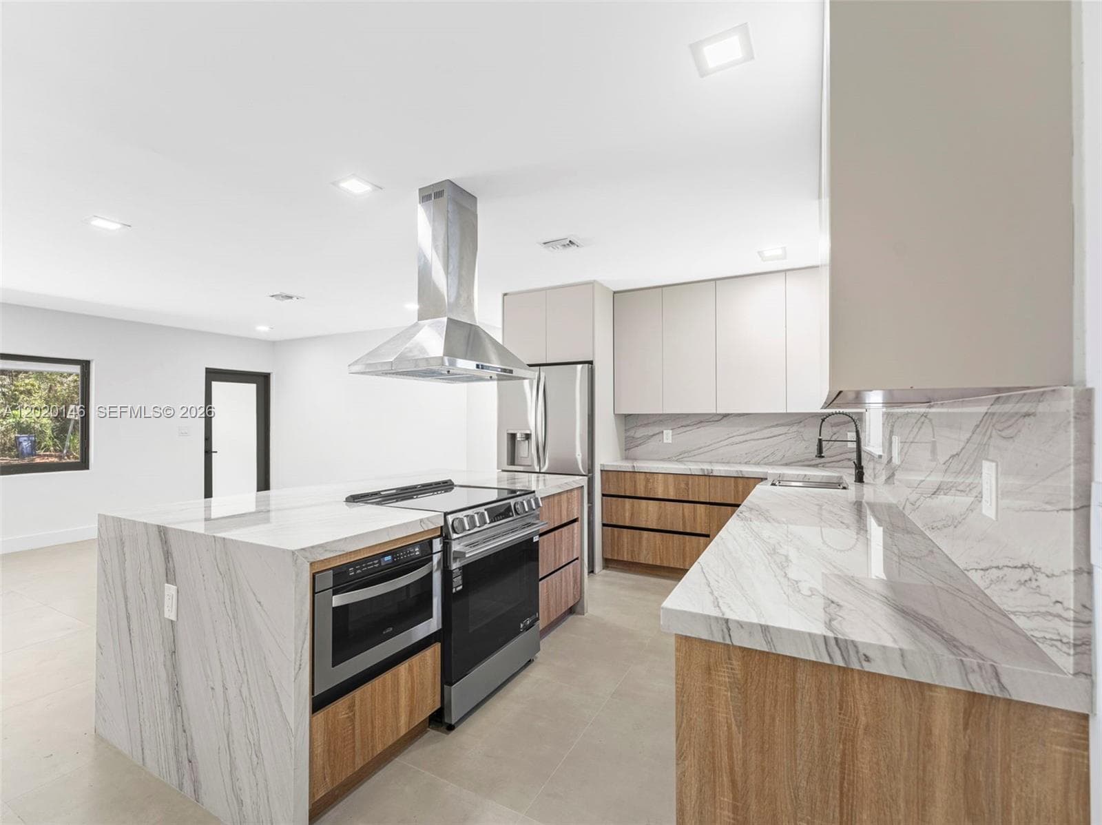 610 NE 164th Ter, Miami FL 33162 — 6
