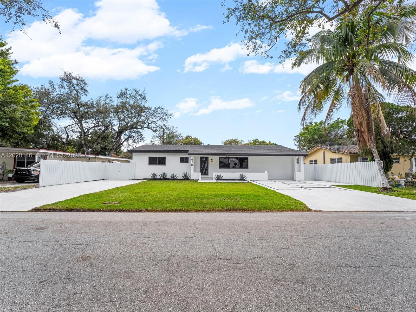610 NE 164th Ter, Miami FL 33162 — 1