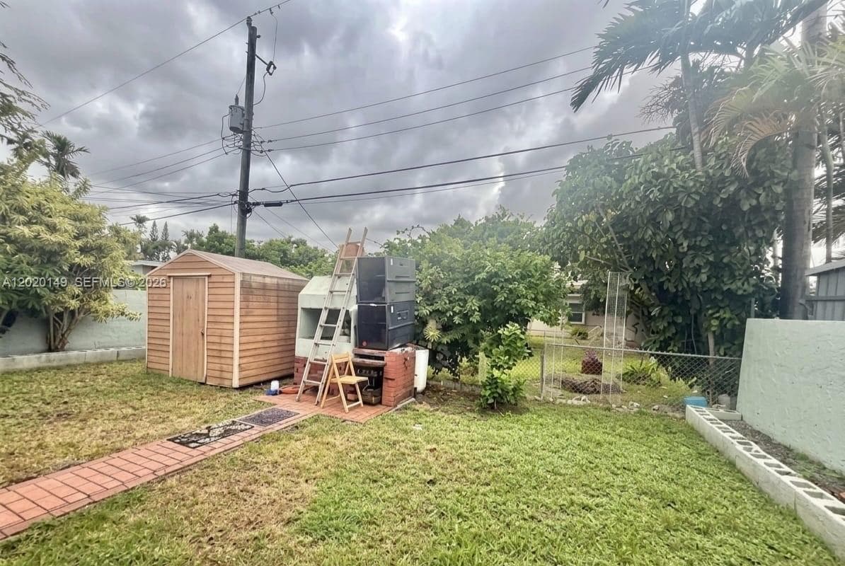 320 NW 61st Ave, Miami FL 33126 — 7