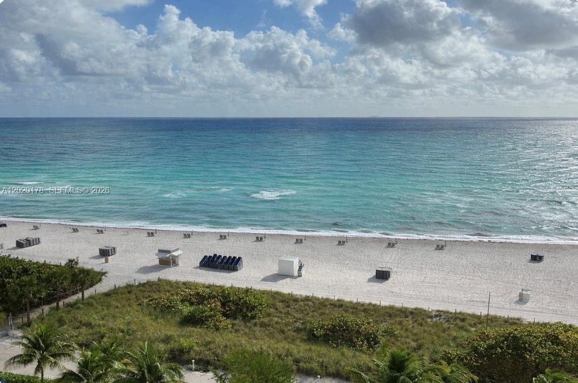 6039 Collins Ave # 924, Miami Beach FL 33140 — 6