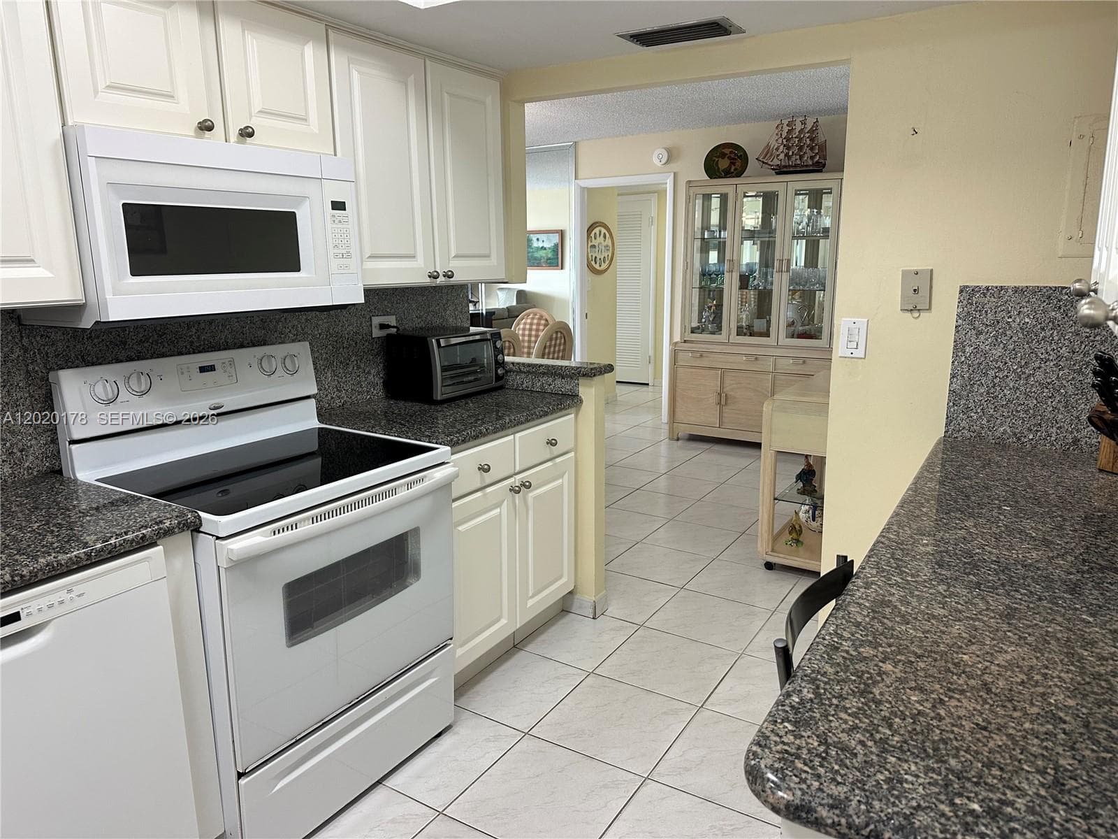 6039 Collins Ave # 924, Miami Beach FL 33140 — 10