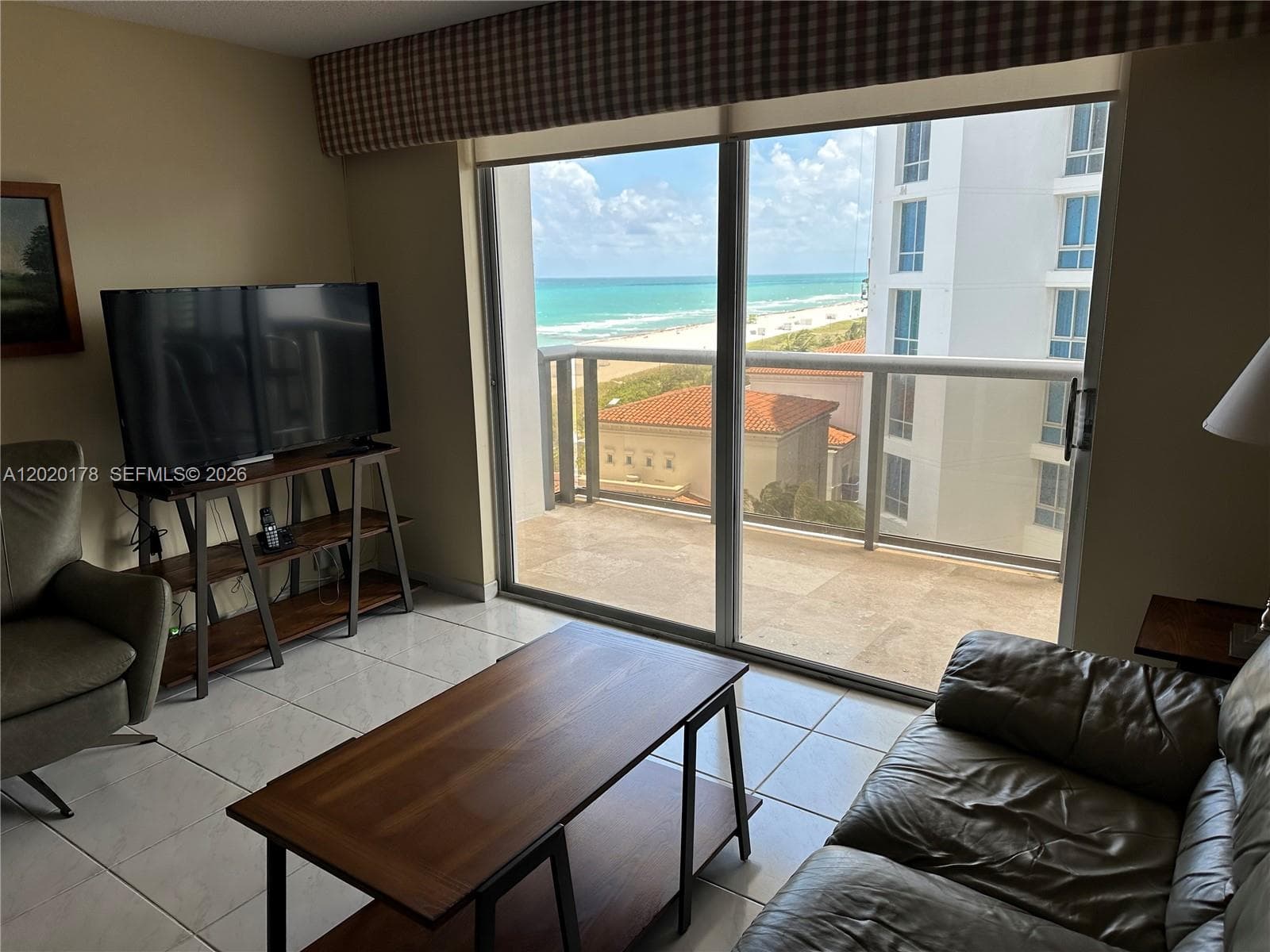 6039 Collins Ave # 924, Miami Beach FL 33140 — 4