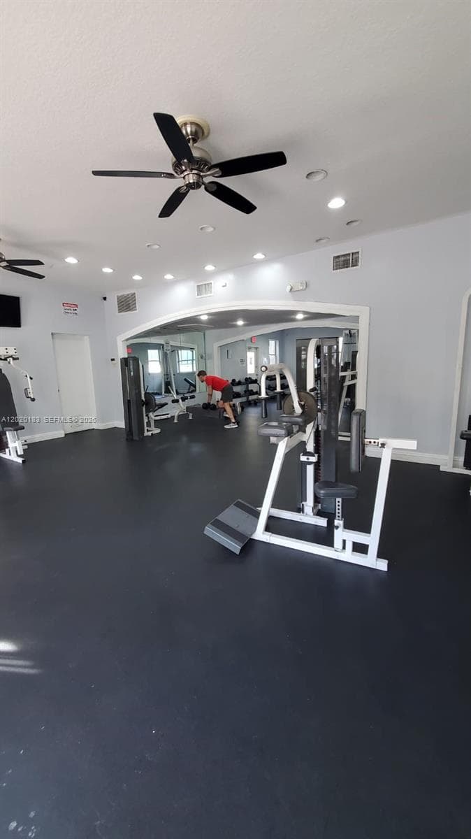 8333 Lake Dr # 104, Doral FL 33166 — 17