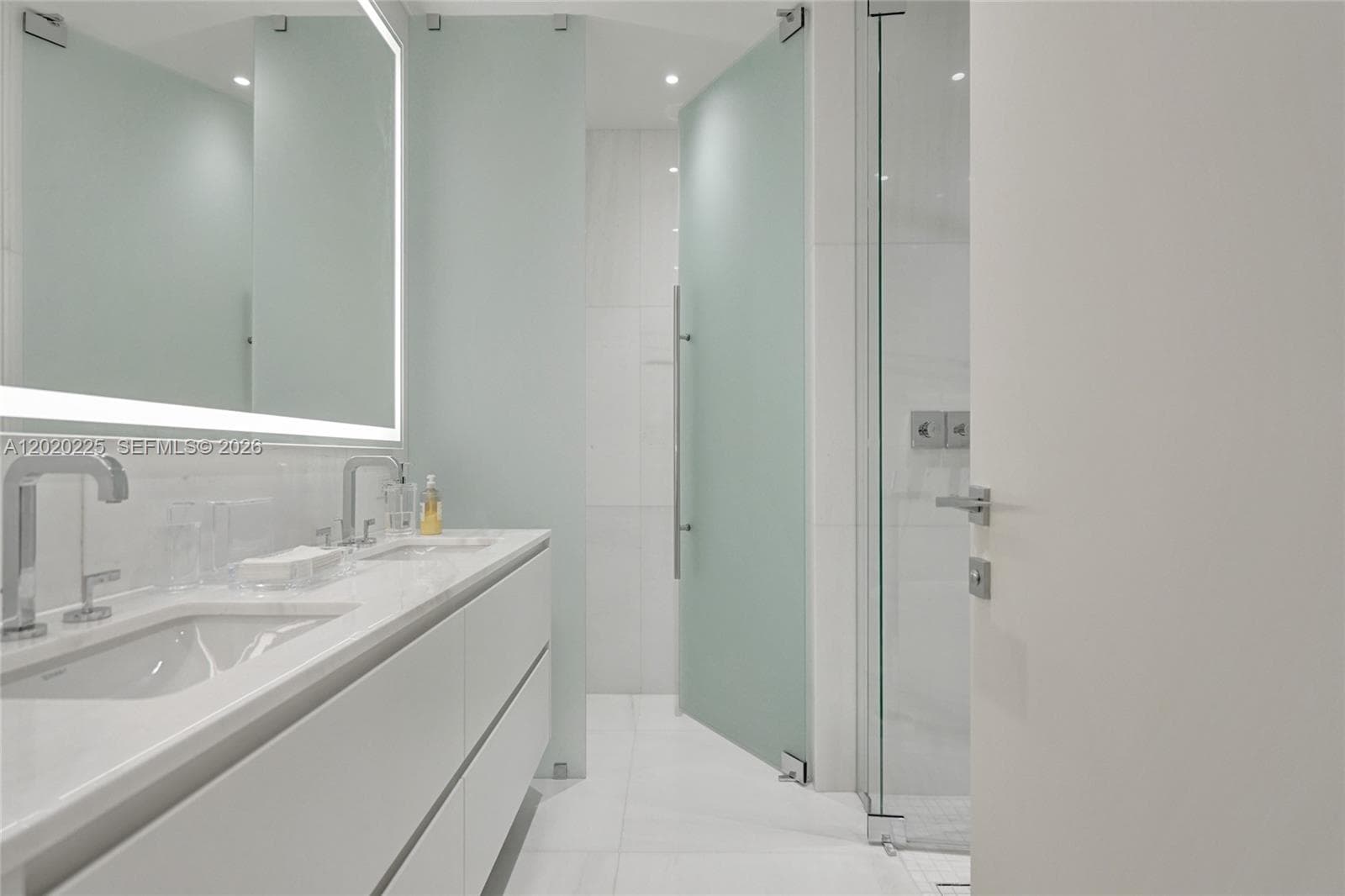 300 Biscayne Boulevard Way # 2305W, Miami FL 33131 — 43