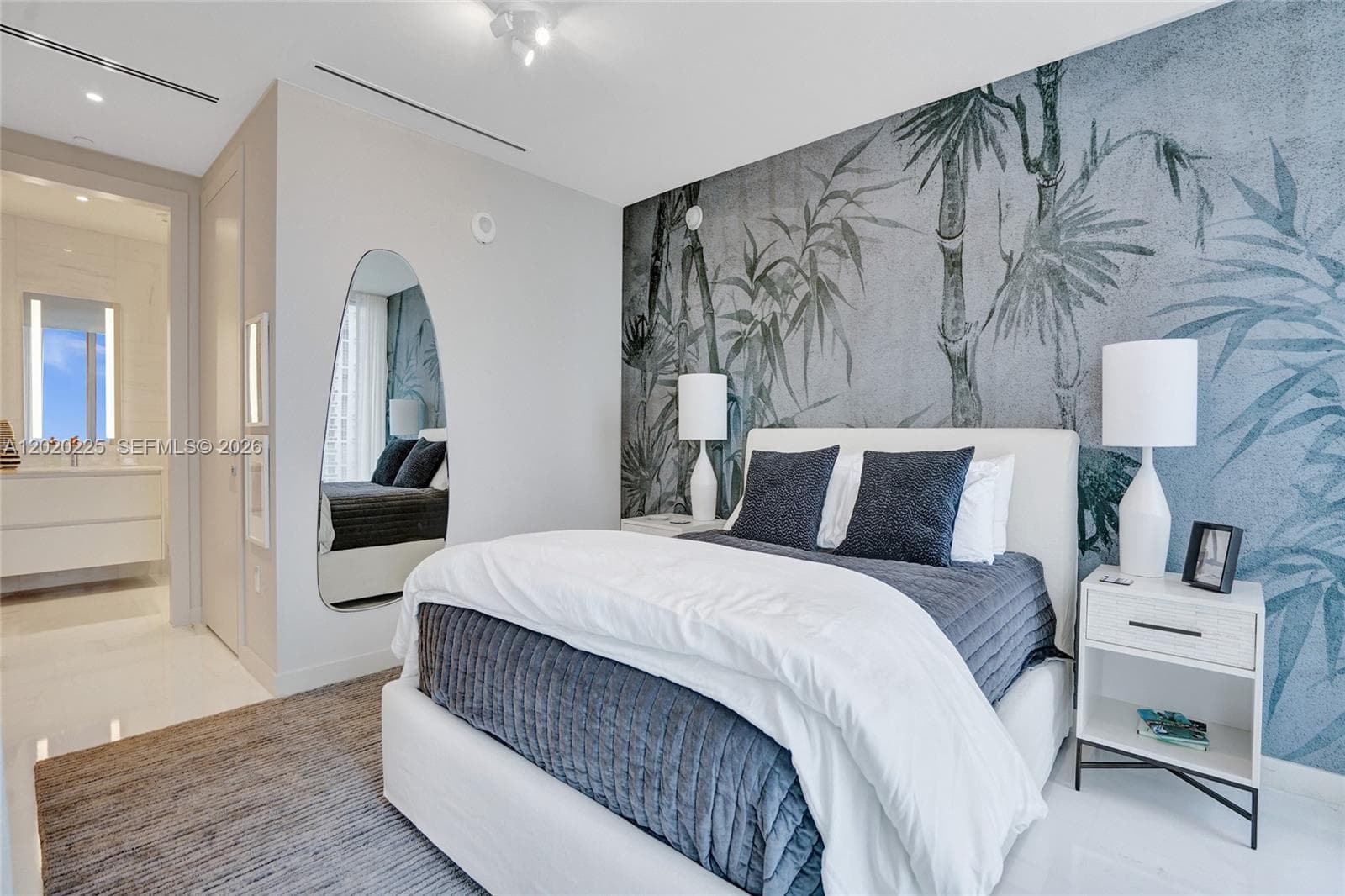 300 Biscayne Boulevard Way # 2305W, Miami FL 33131 — 32