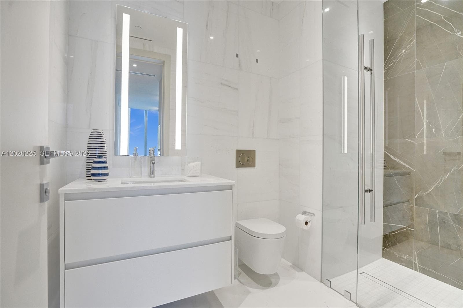 300 Biscayne Boulevard Way # 2305W, Miami FL 33131 — 34