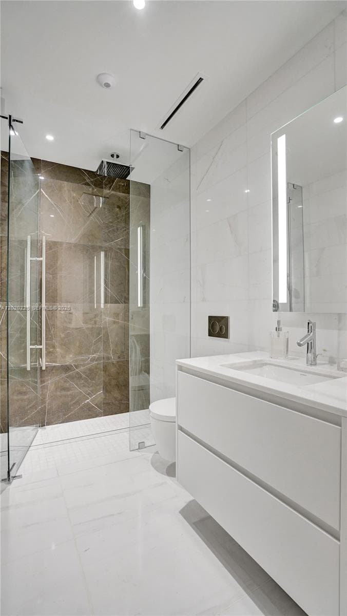 300 Biscayne Boulevard Way # 2305W, Miami FL 33131 — 55