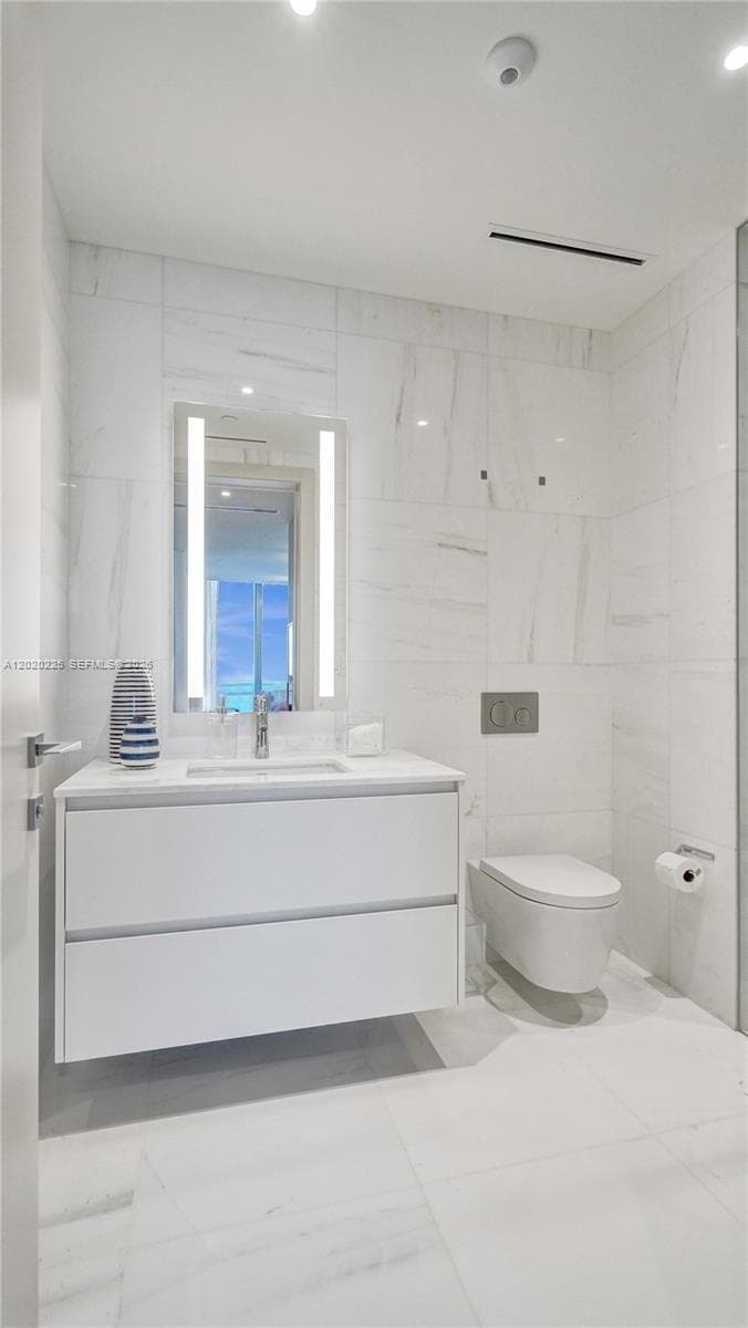300 Biscayne Boulevard Way # 2305W, Miami FL 33131 — 35