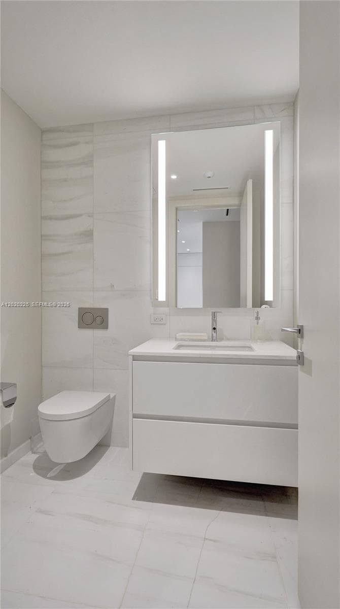 300 Biscayne Boulevard Way # 2305W, Miami FL 33131 — 39