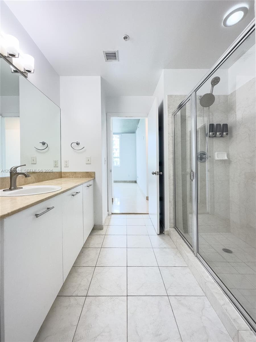 2275 Biscayne Blvd # 604, Miami FL 33137 — 17