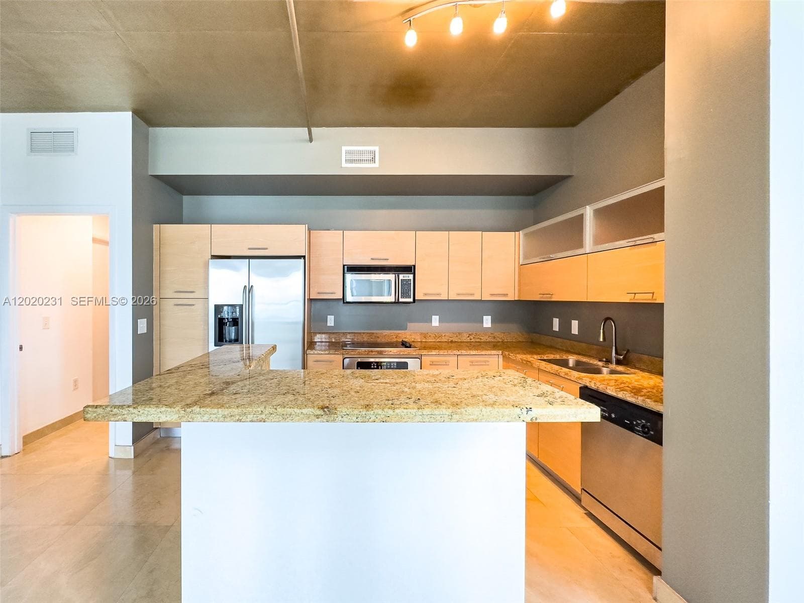 2275 Biscayne Blvd # 604, Miami FL 33137 — 3