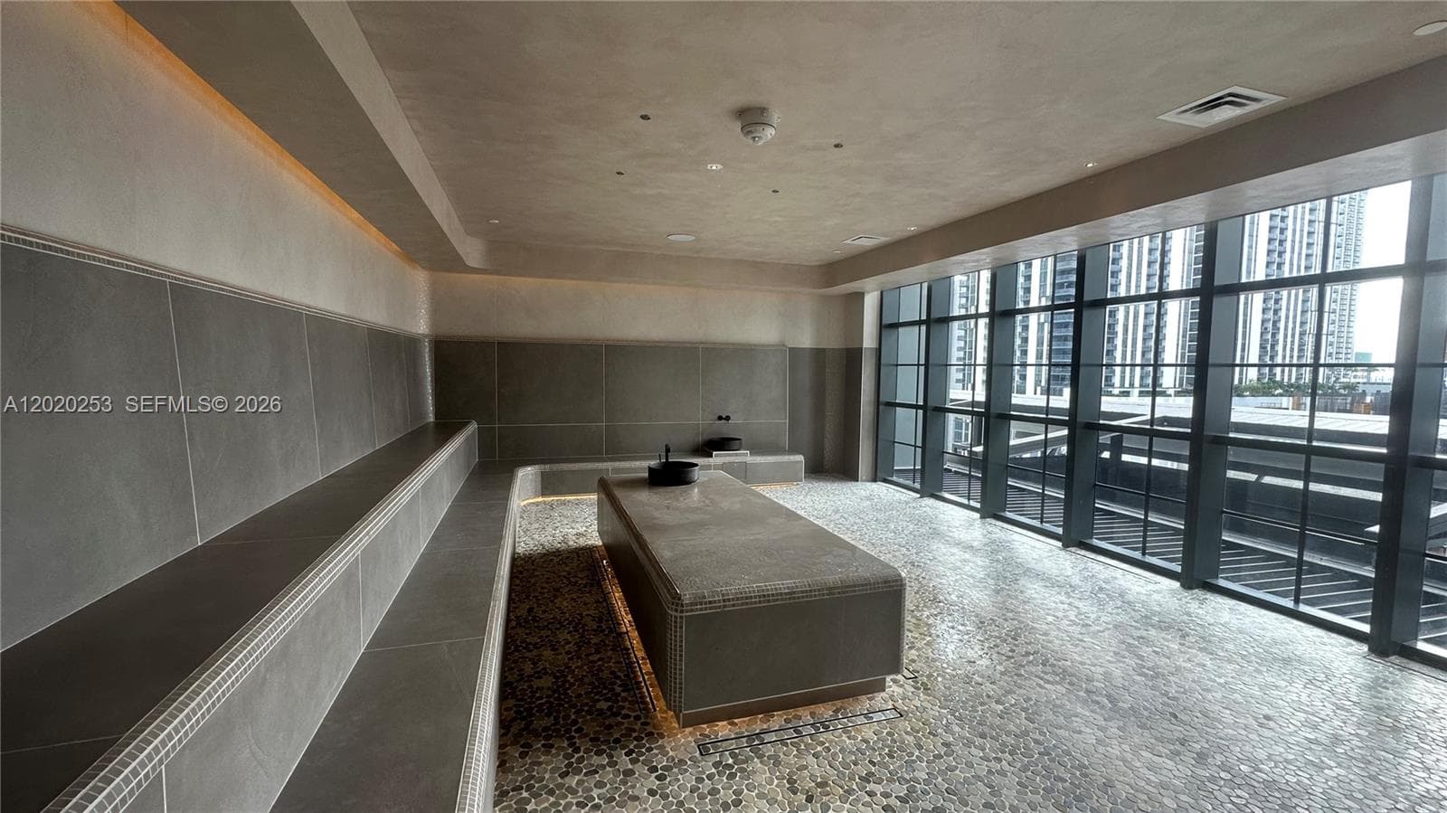 601 NE 1ST AVE # 3807, Miami FL 33132 — 17