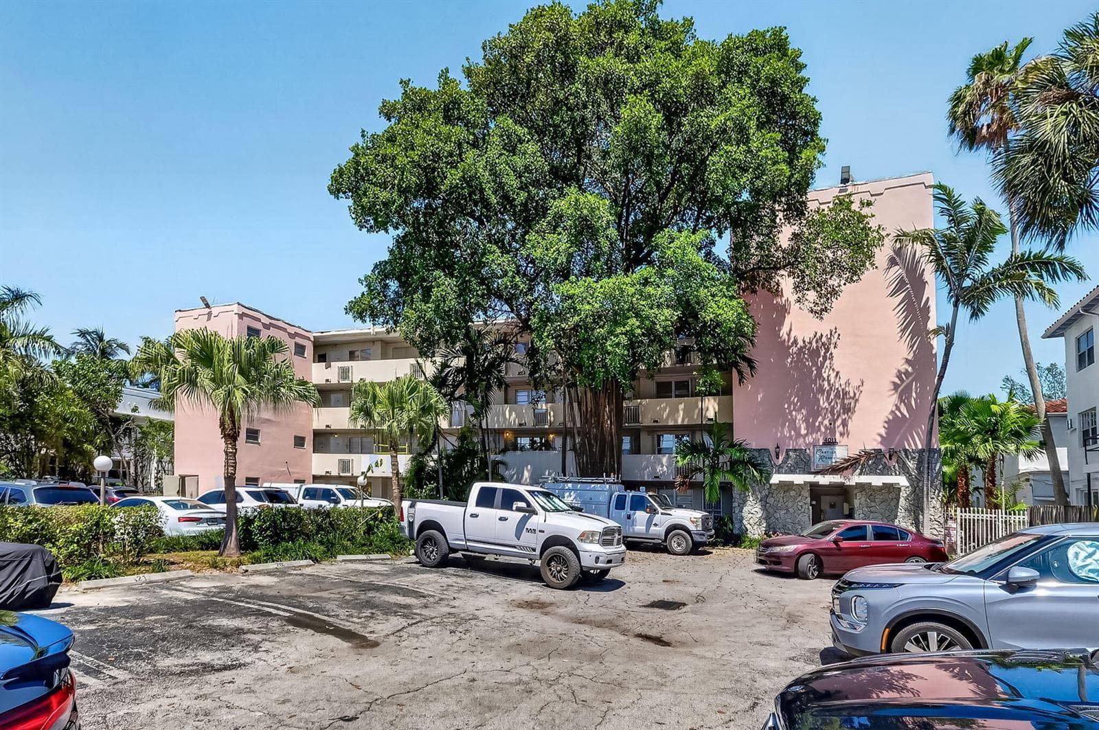 4011 N Meridian Avenue # 32, Miami Beach FL 33140 — 6