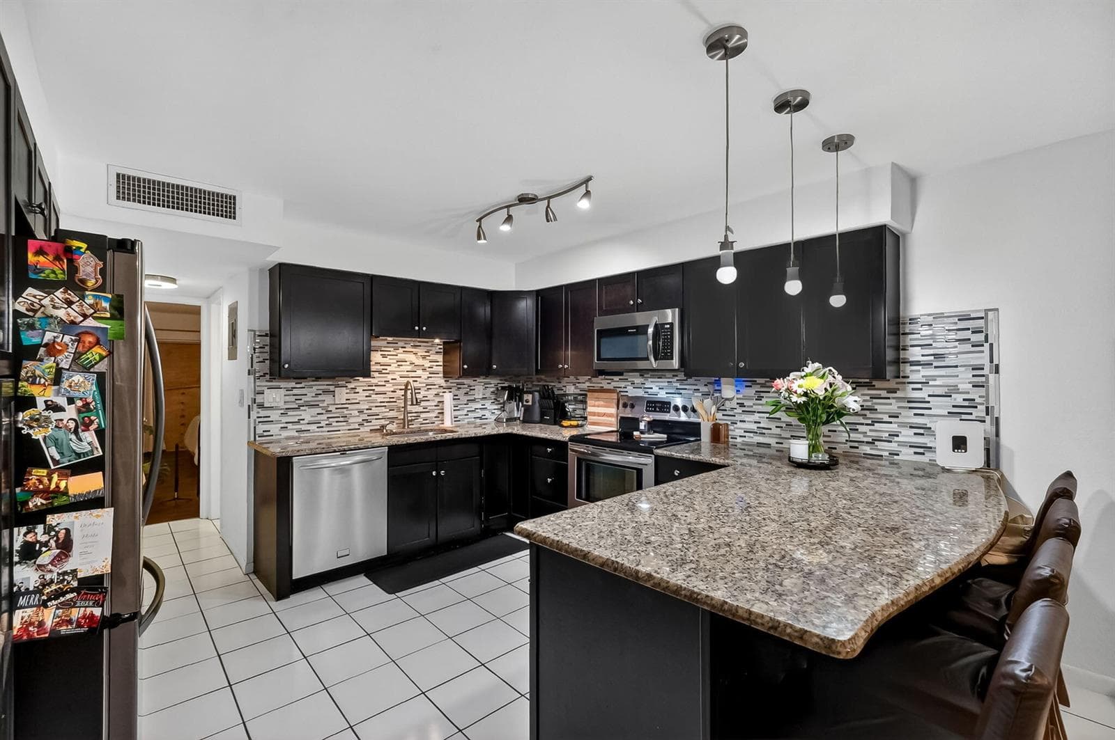 4011 N Meridian Avenue # 32, Miami Beach FL 33140 — 16