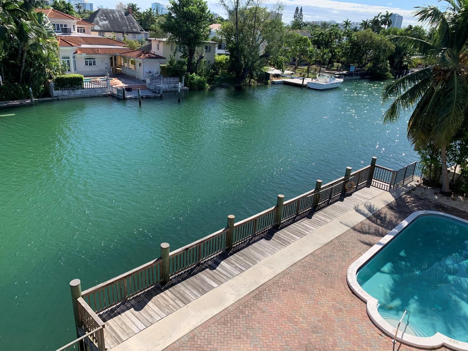 4011 N Meridian Avenue # 32, Miami Beach FL 33140 — 25