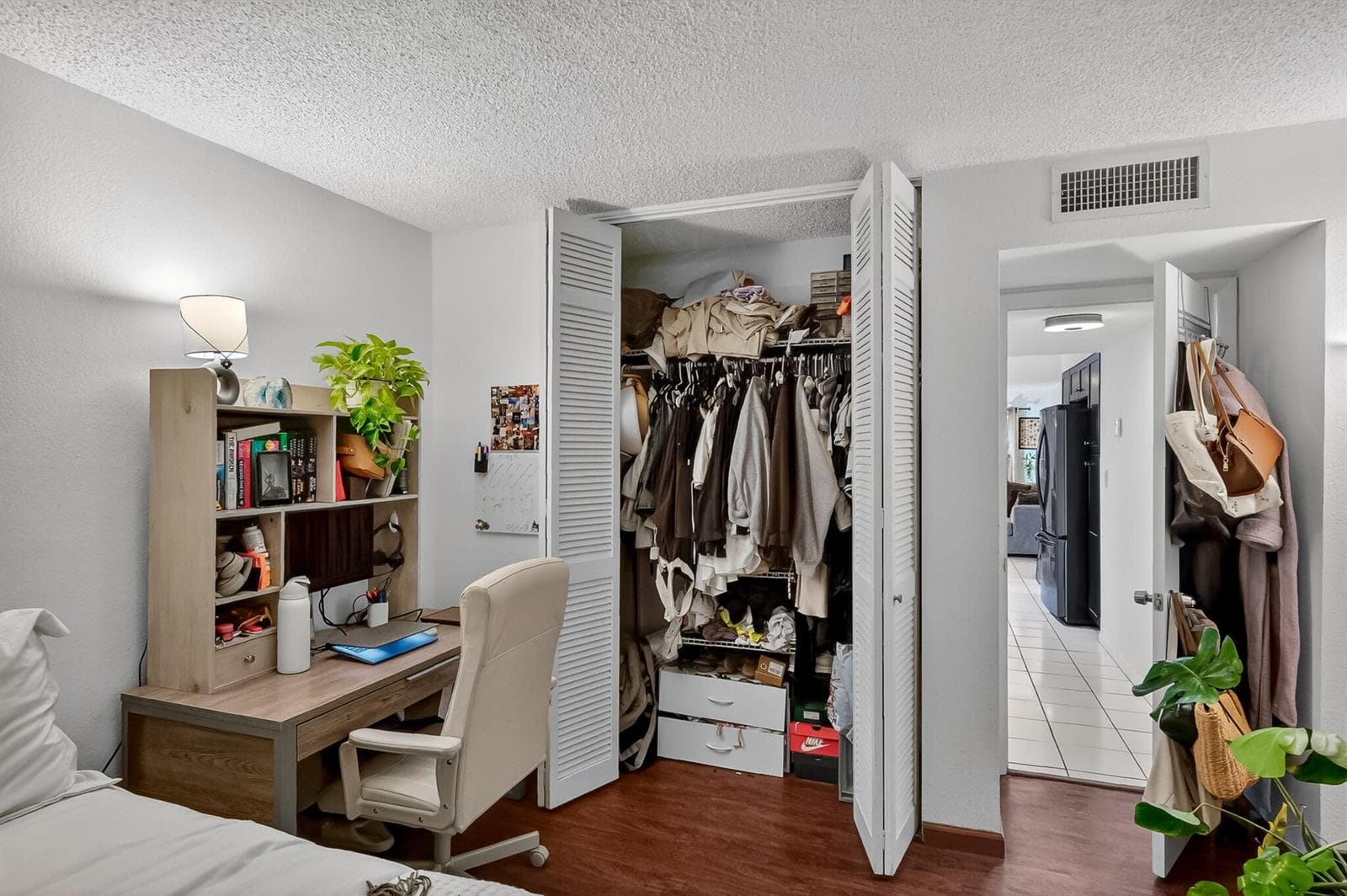 4011 N Meridian Avenue # 32, Miami Beach FL 33140 — 21