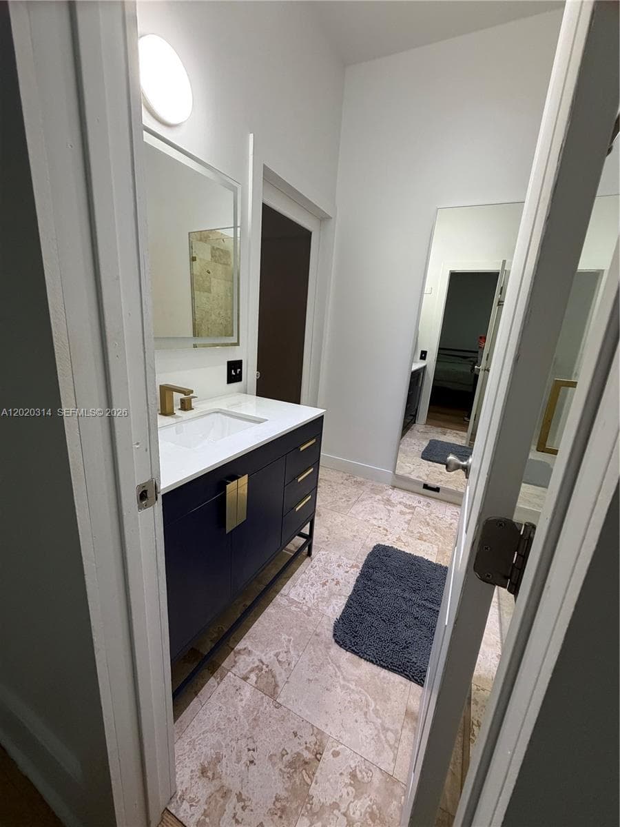 27 NE 49th St, Miami FL 33137 — 6