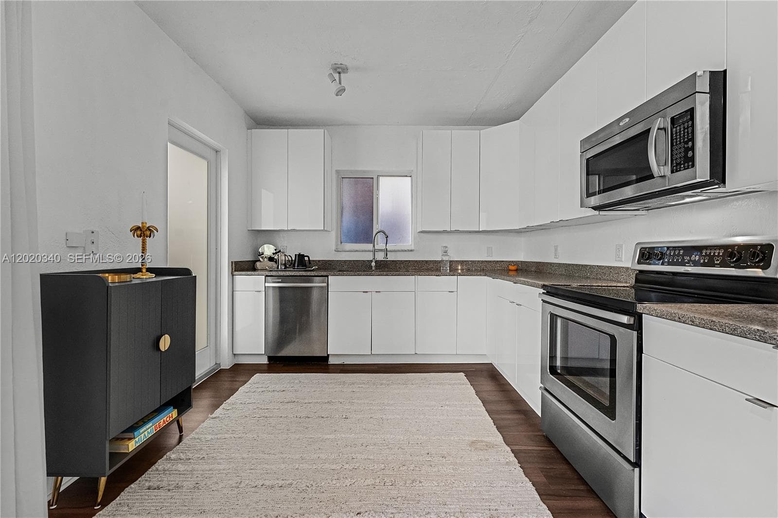 1420 Pennsylvania Ave # 201, Miami Beach FL 33139 — 18