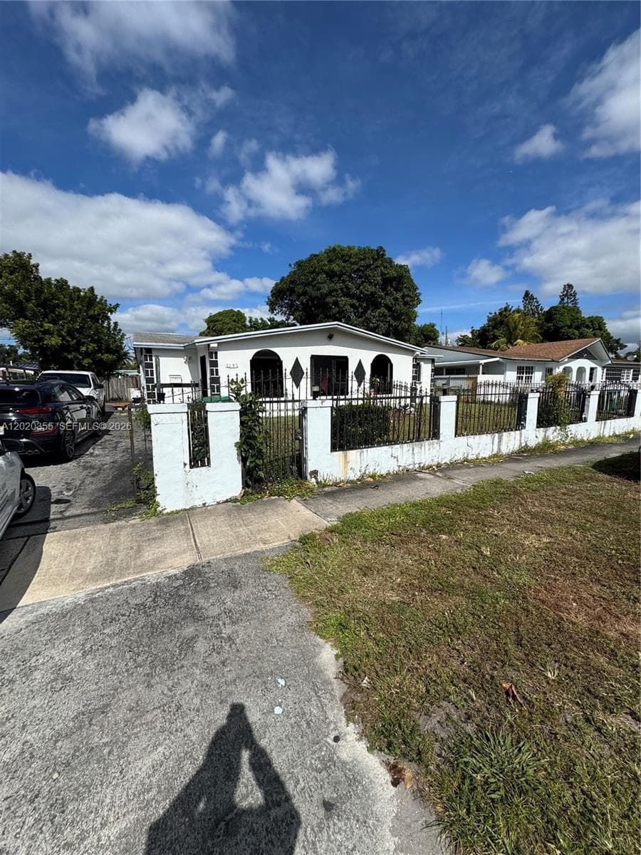 1251 NW 190th St, Miami Gardens FL 33169 — 2