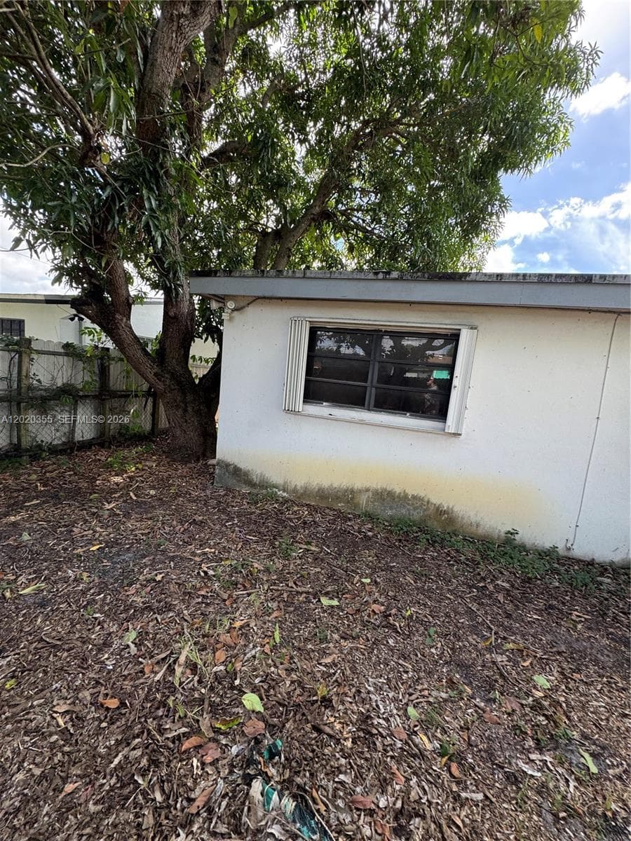 1251 NW 190th St, Miami Gardens FL 33169 — 3